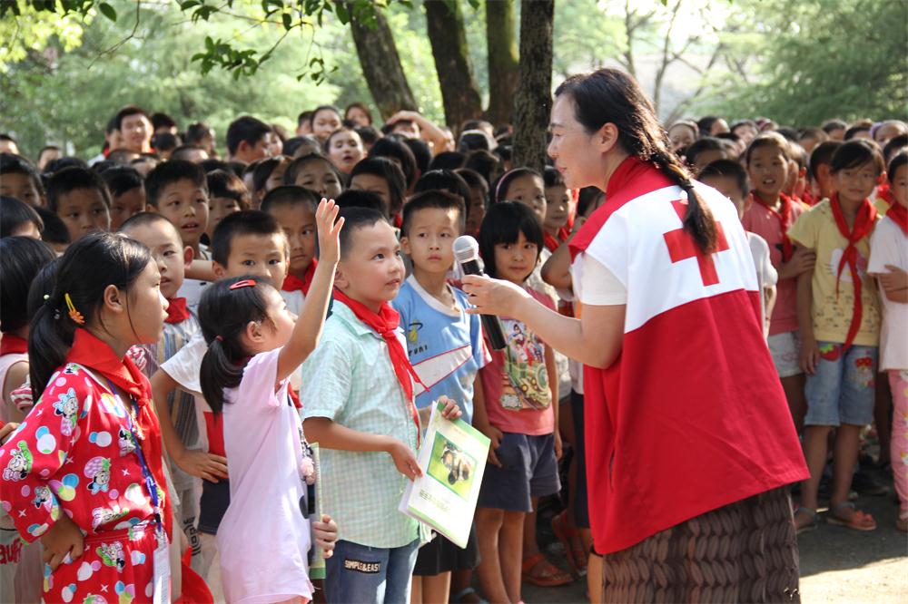 永州市红十字会开展”世界急救日” 主题宣传活动