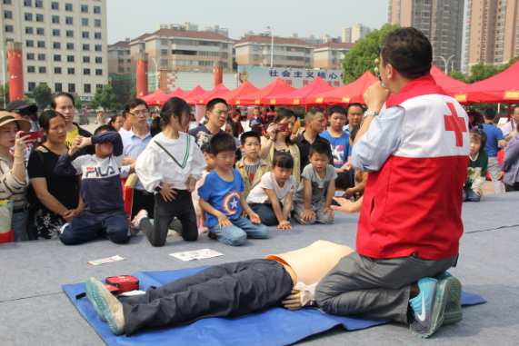永州市红十字会参加全市防震减灾日宣传活动